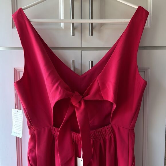 NWT Melloday v-neck tie-back jumpsuit. Size Medium.  NWT - Picture 7 of 9